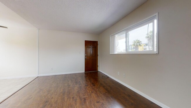 Building Photo - 1440 Lincoln Ave