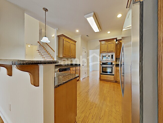 Foto del edificio - 2514 Firethorn Ct