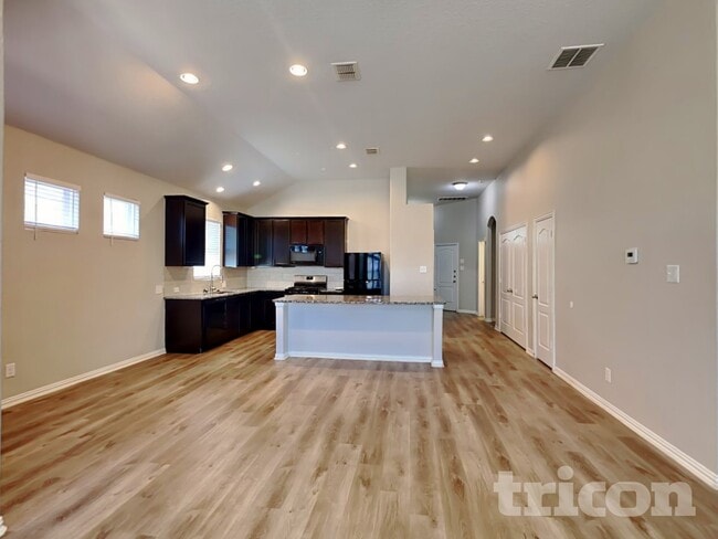 Foto del edificio - 7950 Headwaters Trail