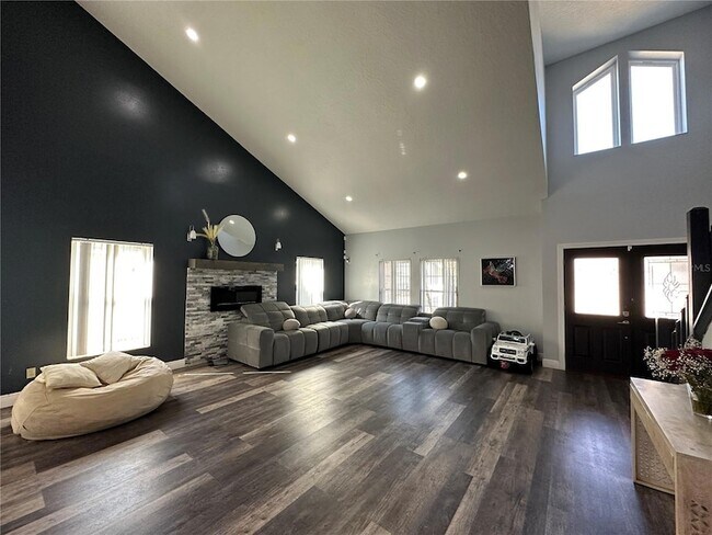 Foto del edificio - 14794 Lone Eagle Dr