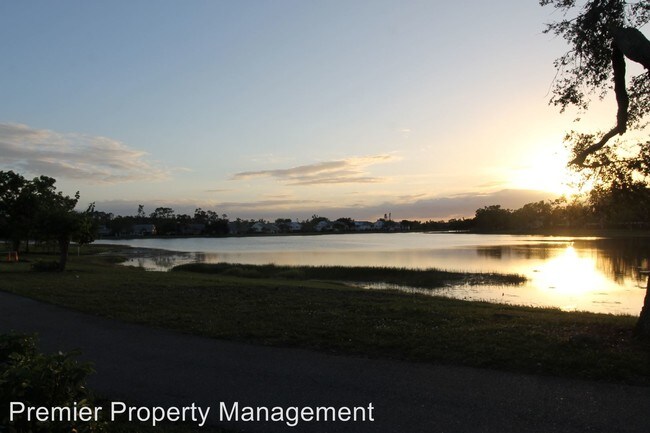 Building Photo - 3000 Kings Lake Blvd