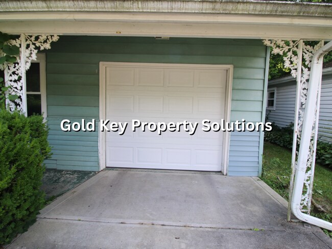 Building Photo - 3 BR 1 BA House with Garage and All New Ca...