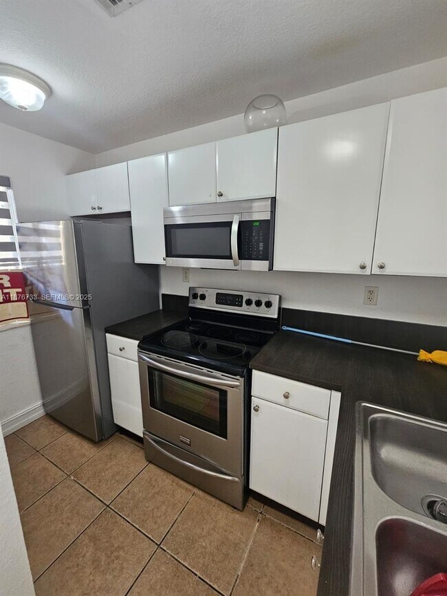 Foto del edificio - 7995 NW 8th St