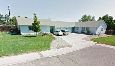 Building Photo - 220 Gary Dr