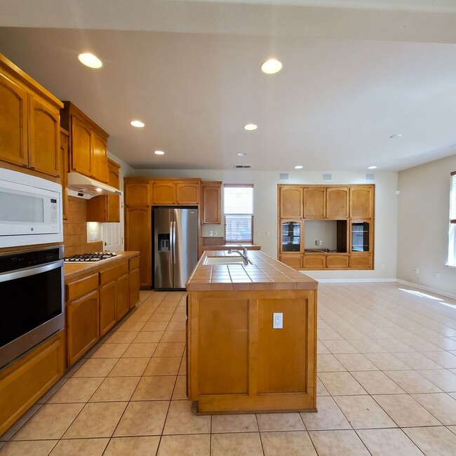 Building Photo - Lovely Tassajara Ranch 3/2.5 near Emerald ...