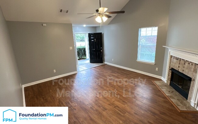 Building Photo - 6913 Century Oaks Dr