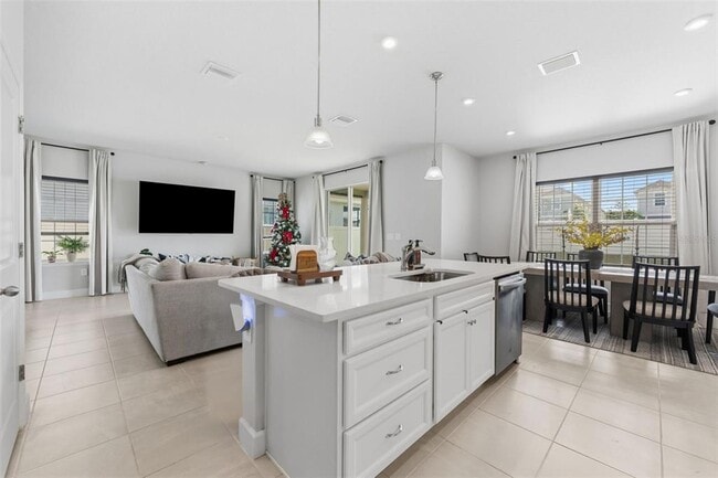 Foto del edificio - 14031 Crimson Ave