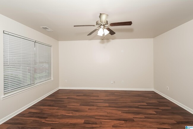Building Photo - 304 Creek Run Cir