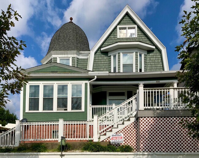 Building Photo - 205 Scammel St