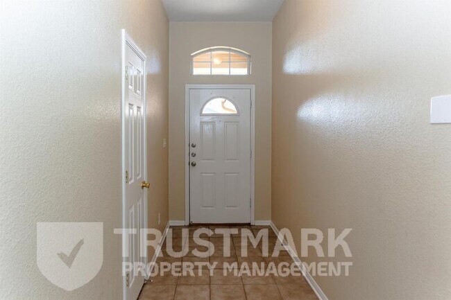 Building Photo - 4300 Capri Dr