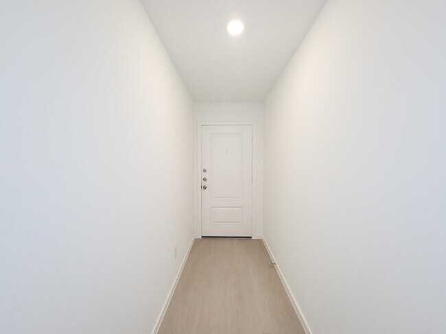 Building Photo - 15671 Plum Brk Dr