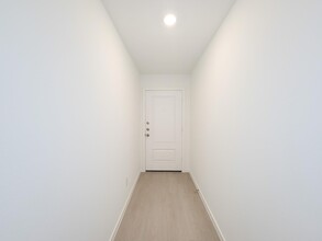 Building Photo - 15671 Plum Brk Dr