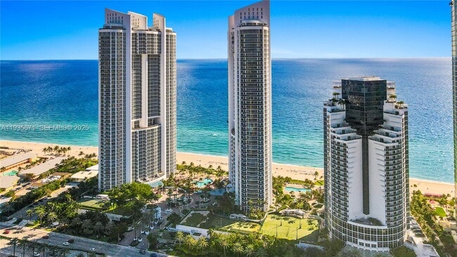 Building Photo - 18201 Collins Ave