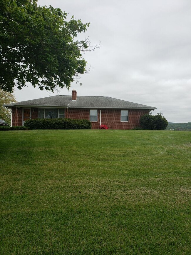 Foto del edificio - 742 Mont Alto Rd