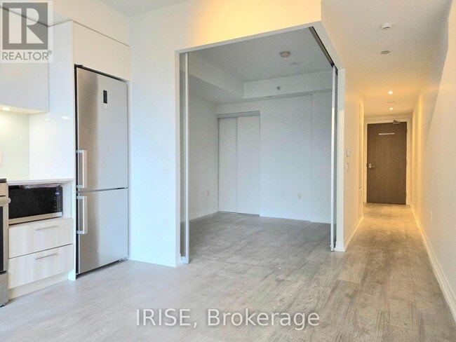 Building Photo - 251 Jarvis St