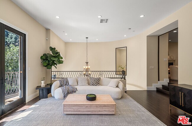 Foto del edificio - 6477 Deep Dell Pl