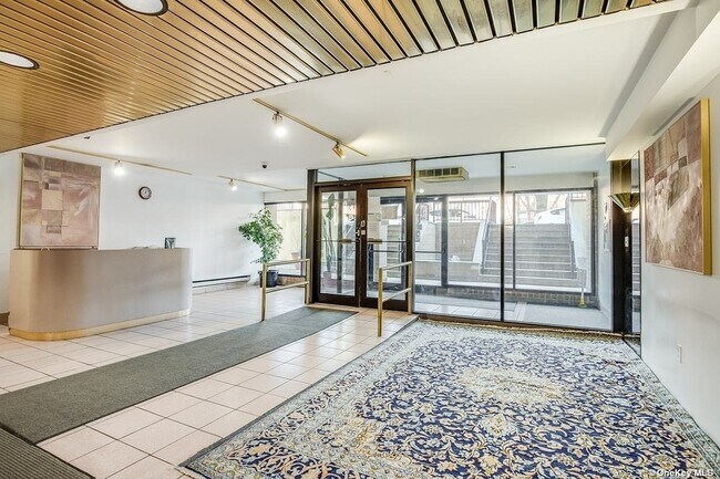 Lobby - 14720 35th Ave