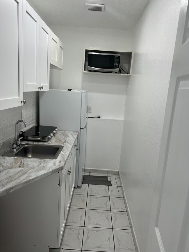 649 W 14th St, Hialeah, FL 33010 House Rental in Hialeah, FL