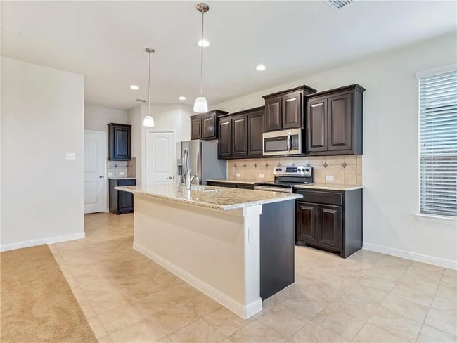 Building Photo - 4820 Bronzeleaf Ln