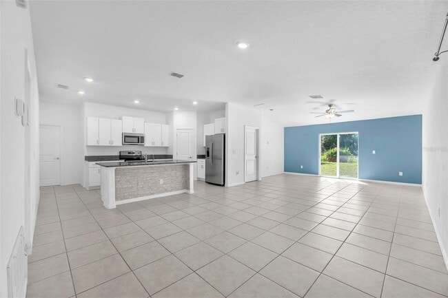 Building Photo - 5518 Blue Azure Dr