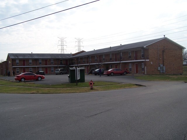 Building Photo - 4915-4919 Saddlebrook Ln