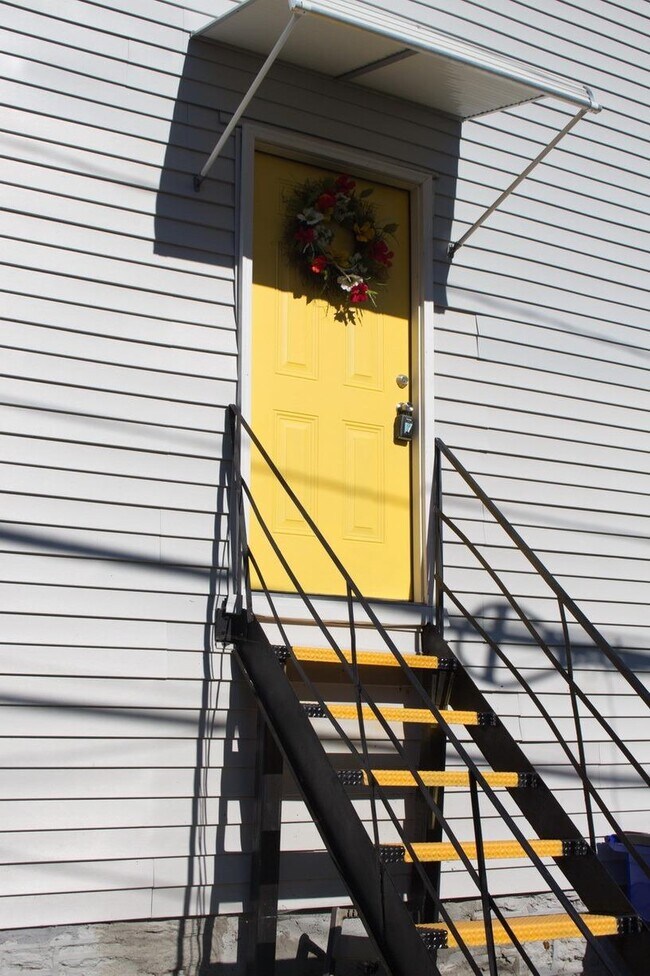 Foto del edificio - 163 Rand Ave