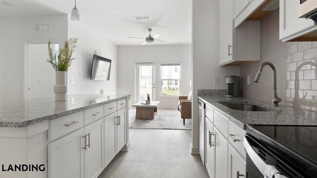 Foto del edificio - 12525 Tibbets Ln