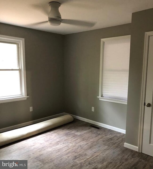 Foto del edificio - 723 McCormick Rd