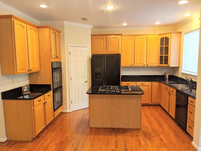 Building Photo - 1616 Benoli Ct