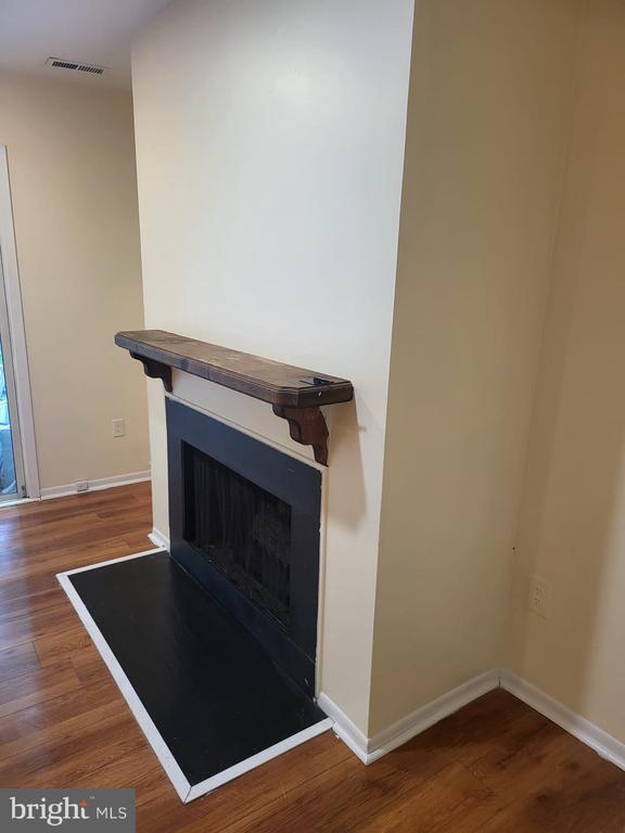 Building Photo - 1045 Pendleton Ct