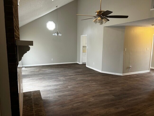 Foto del edificio - 1808 Countryside Ln NW Huntsville, AL 35806