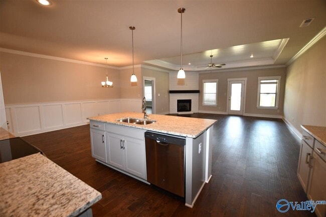 Foto del edificio - 702 Sluice Dr SW