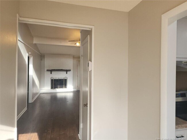 Building Photo - 105 Alexander Ln