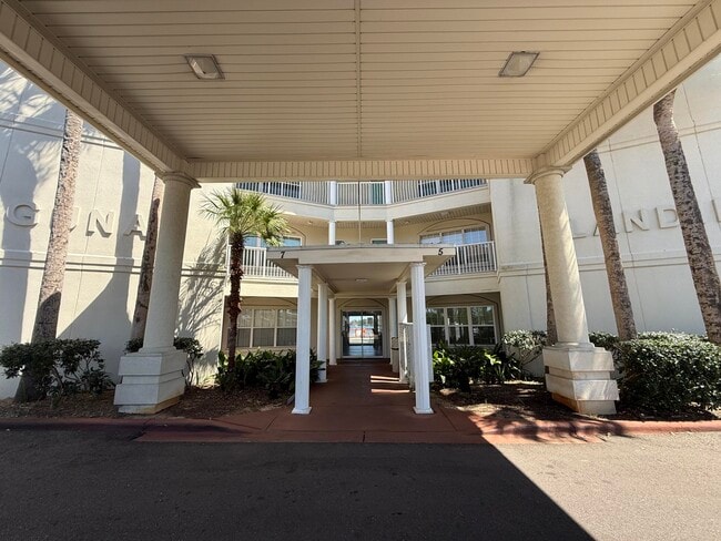 Building Photo - 5 Laguna St