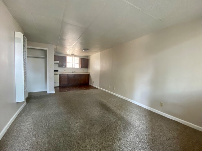 Building Photo - 1535 N Virginia St