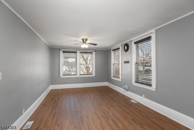 Building Photo - 109 Maple Ave