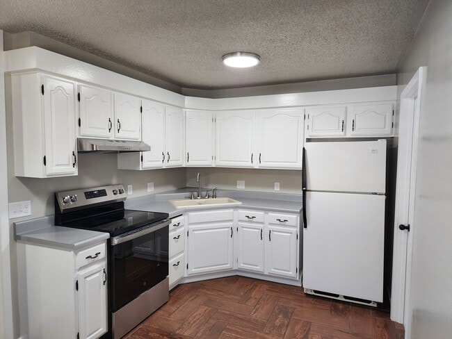 Foto del edificio - 1705 Avenue G