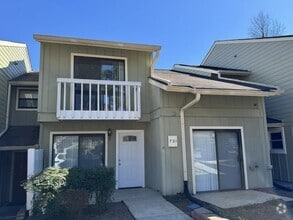Building Photo - 731 Hanover Ln SE