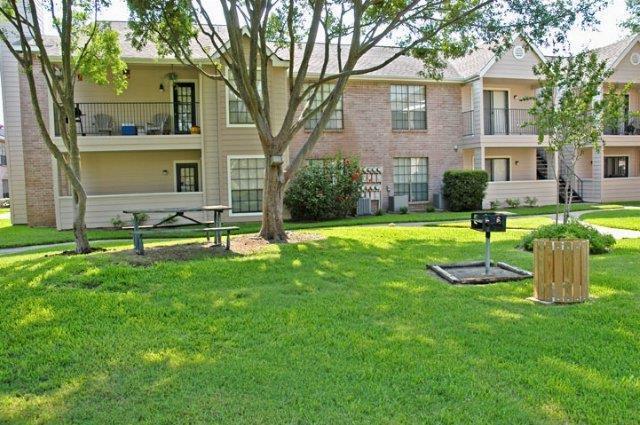 Building Photo - 11000 Crescent Moon Dr