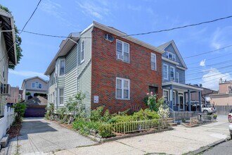 Building Photo - 433 74th St