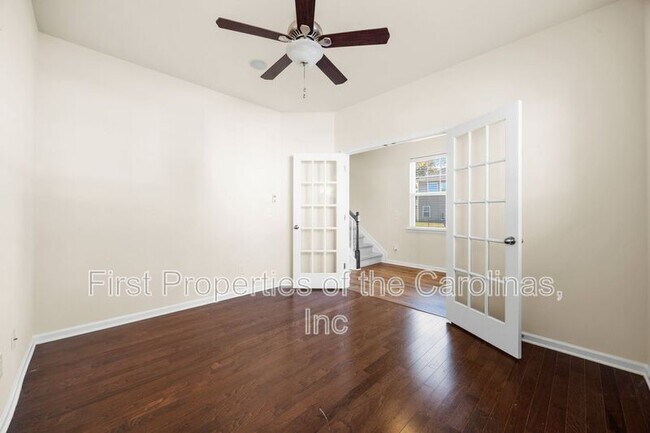 Foto del edificio - 6012 Thorburn Way