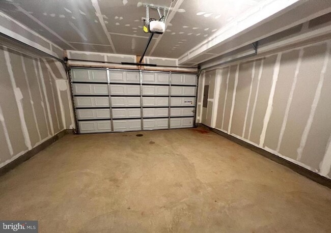 Building Photo - 126 Kinross Ln