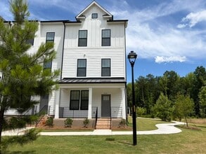Building Photo - 15359 Ballancroft Pkwy
