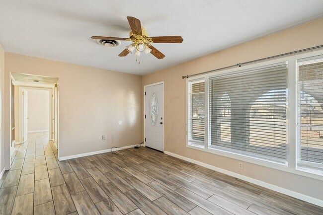 Foto del edificio - 1605 Ave B