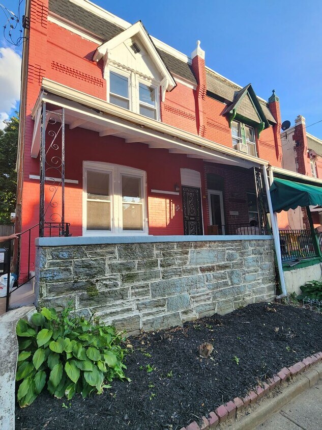 3 Bedroom 2 Full Bath Germantown Twin House Rental in Philadelphia