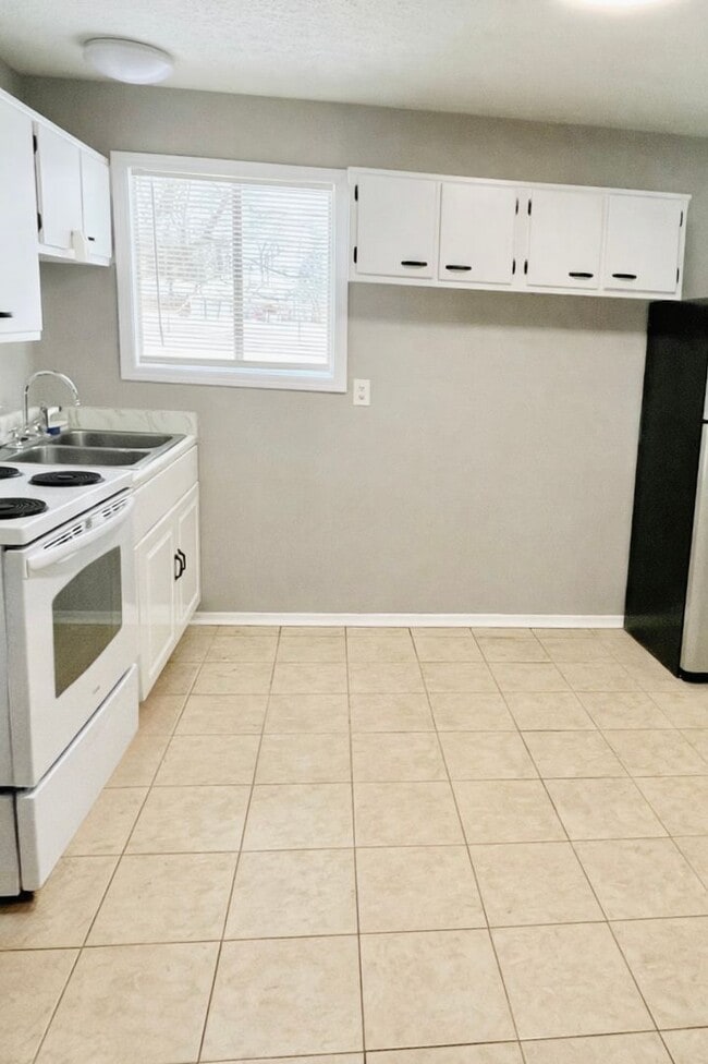 Foto del edificio - 4  Bedroom Home Ready Now