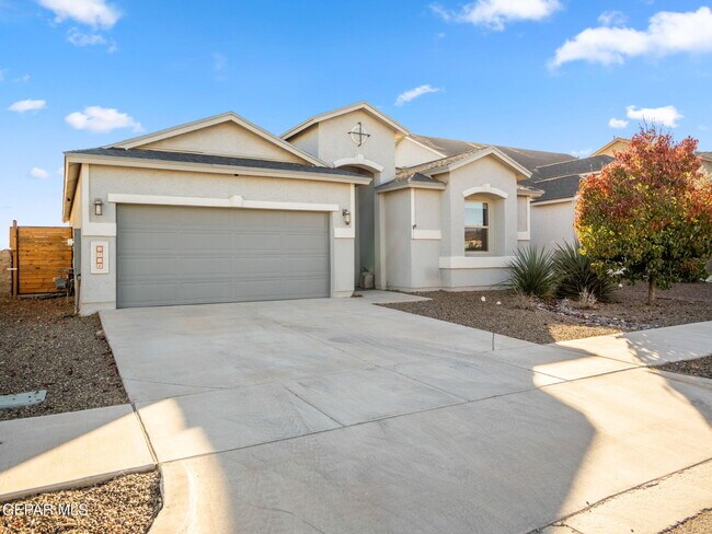 Foto del edificio - 5916 Hidden Acres Dr