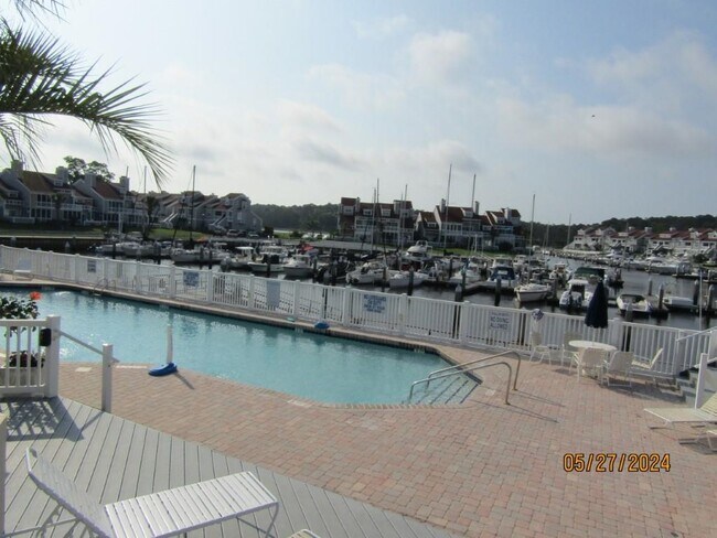 Building Photo - 4396 Baldwin Ave