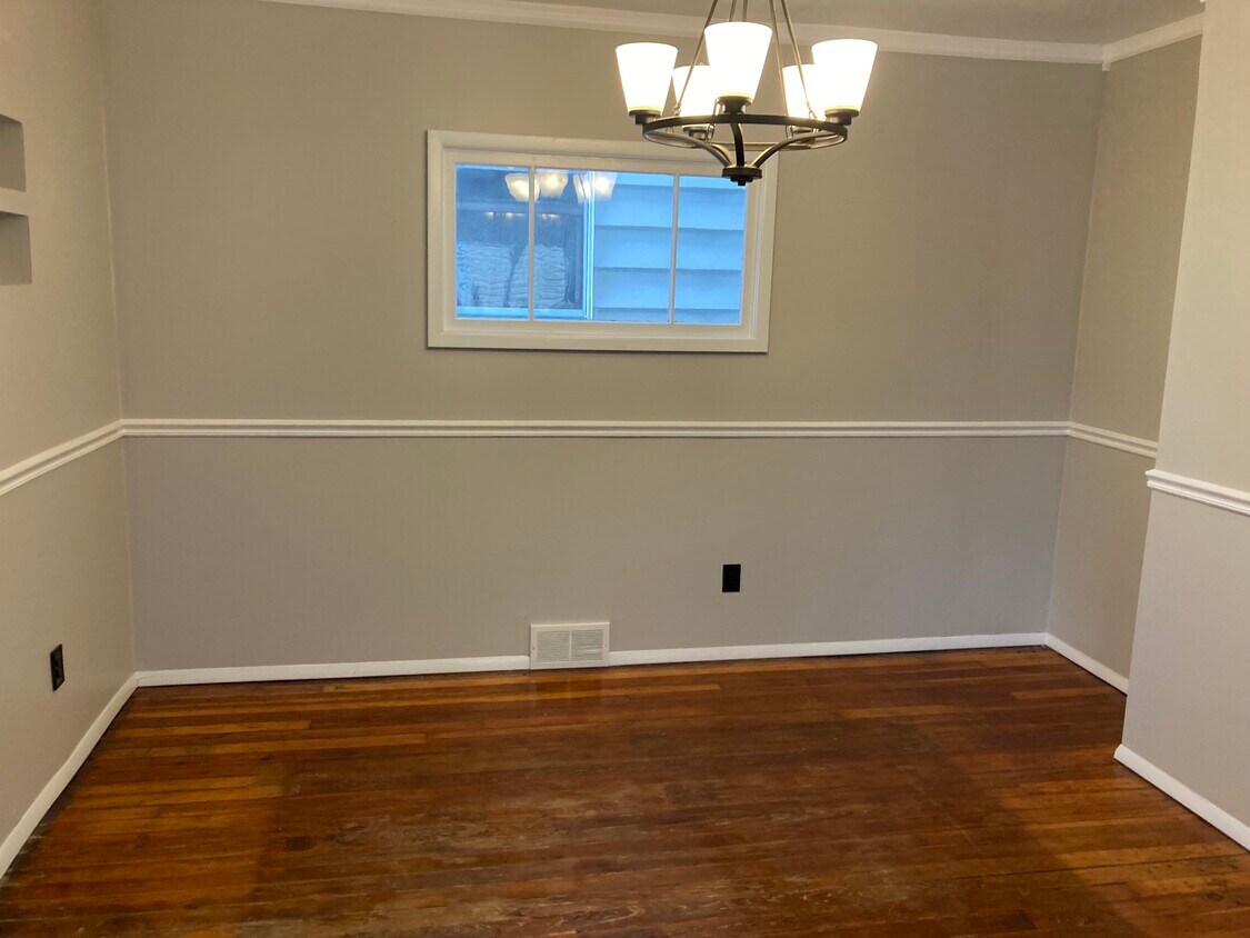 1057 Vance Ave, Coraopolis, PA 15108 House for Rent in Coraopolis, PA