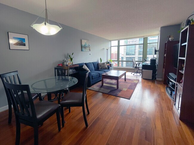 Building Photo - 1150 K St NW